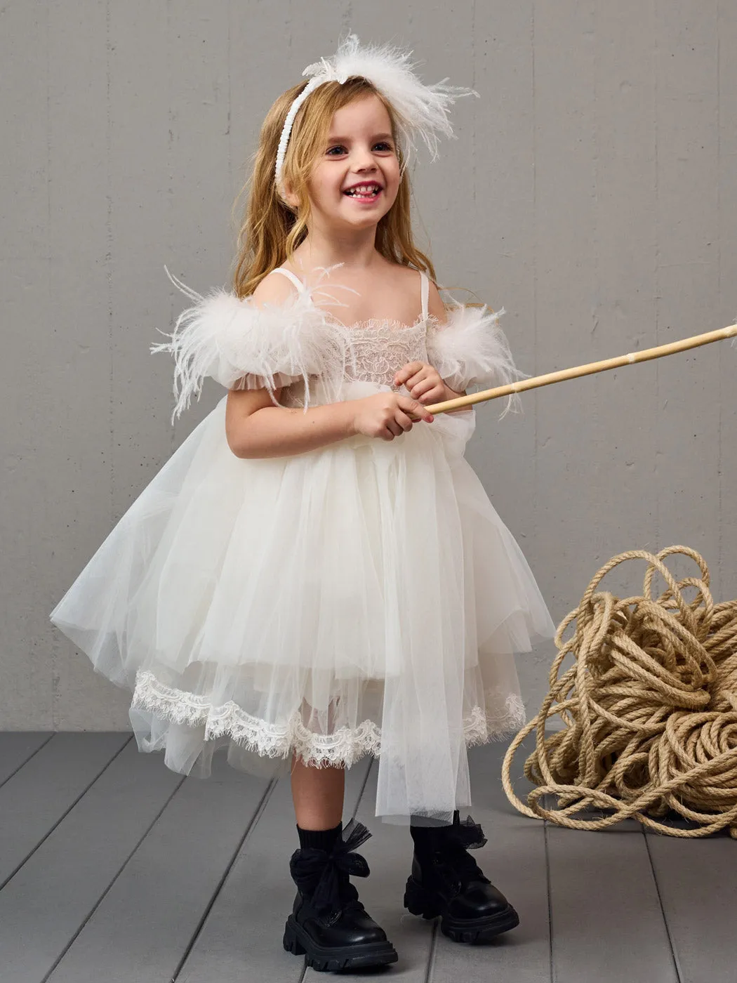 Baptism dress with lace and feathers - ABITO