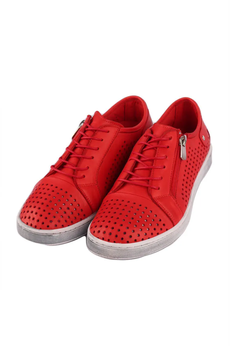 EG17 Sneakers in Red