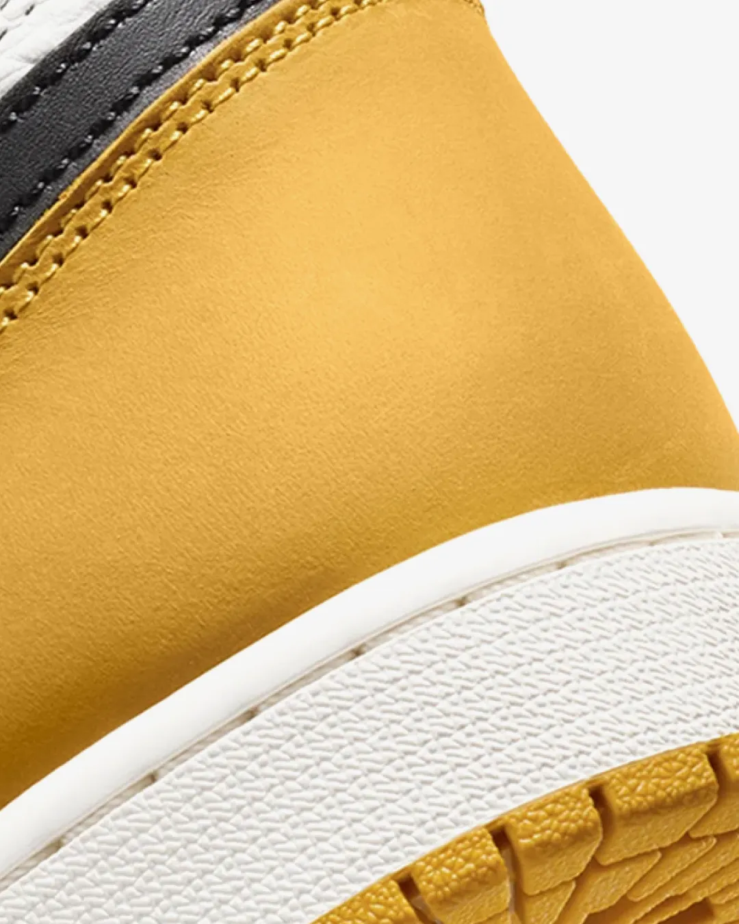 Nike Air Jordan 1 Retro High OG “Yellow Ochre” Sneakers