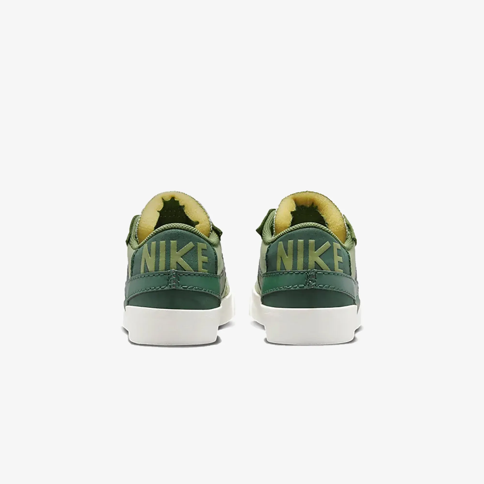 Nike | BLAZER LOW '77 JUMBO { OIL GREEN/GORGE GREEN-TREELINE-SAIL