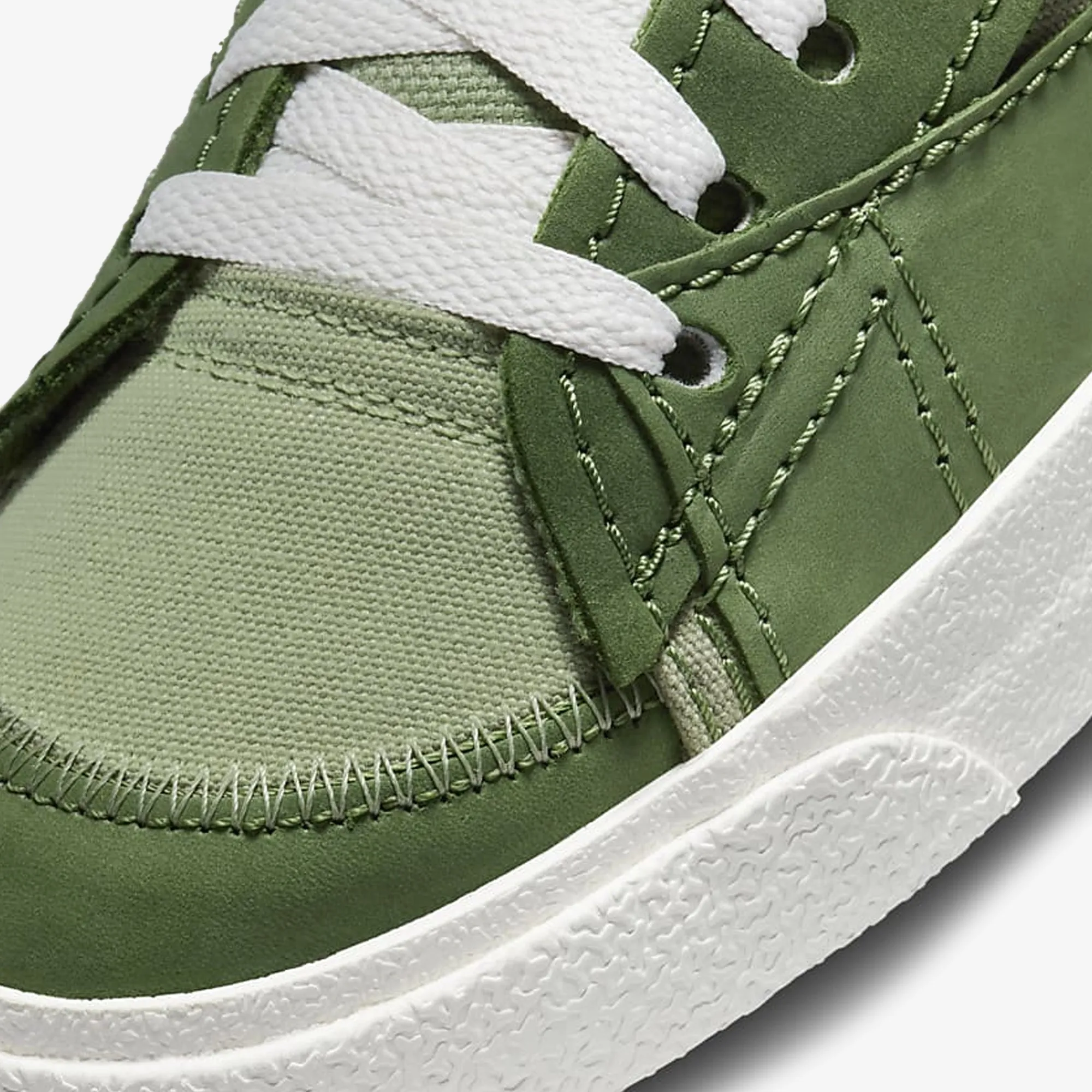 Nike | BLAZER LOW '77 JUMBO { OIL GREEN/GORGE GREEN-TREELINE-SAIL