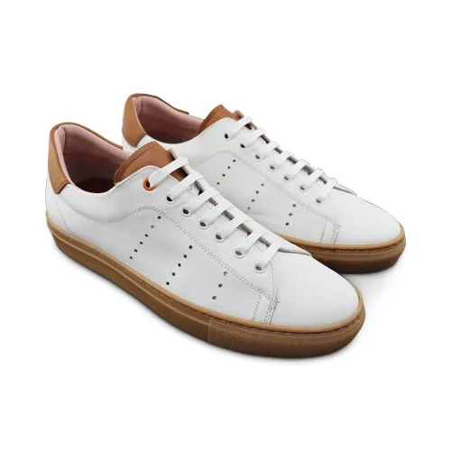 Sneakers bianche in pelle con suola ambra