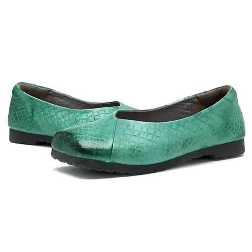 SOCOFY Retro Outdoor Slip On Leather Flats